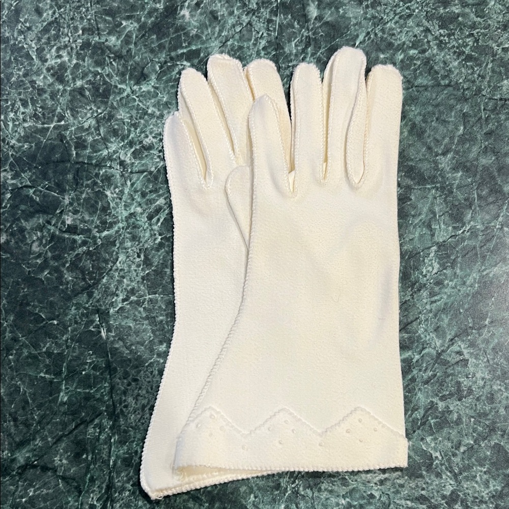 Elegant Vintage White Women's Gloves